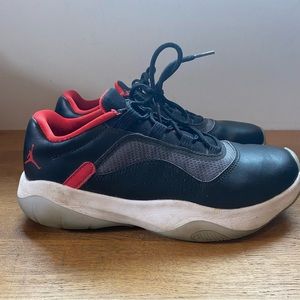 Youth Size 6 Air Jordan Basketball Shoes